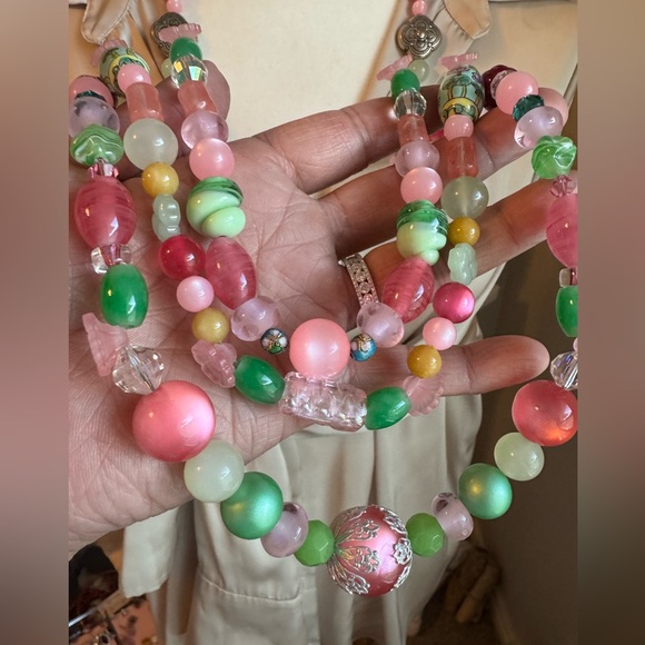 Artisan amateur piece with amazing beads preowned - Picture 3 of 6